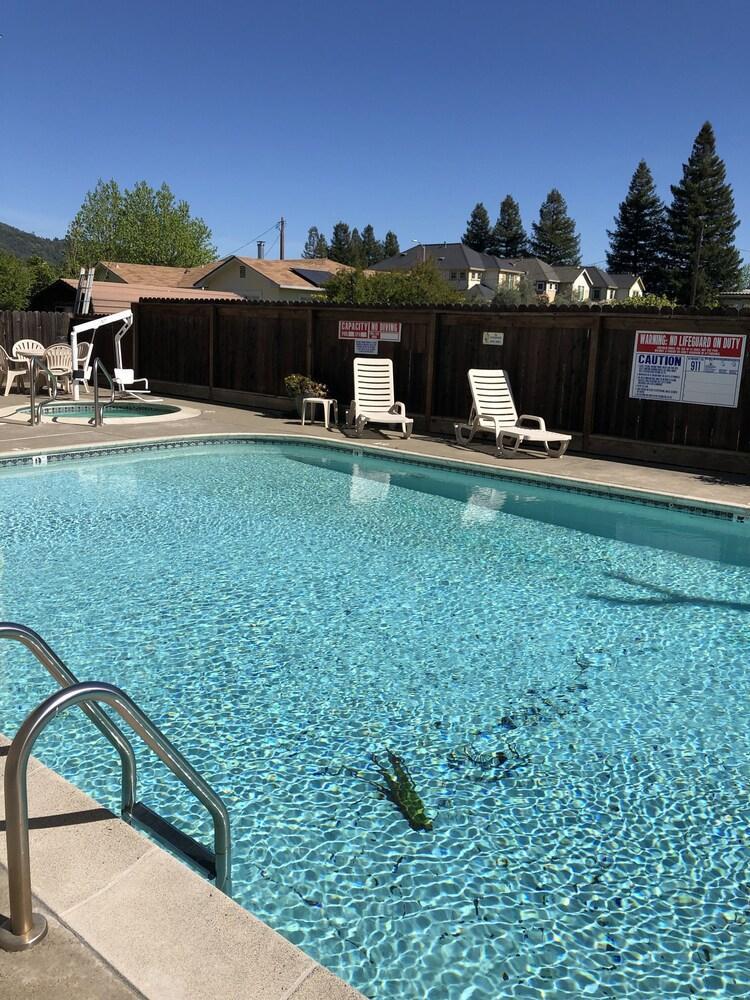 Cloverdale Wine Country Inn & Suites Eksteriør bilde