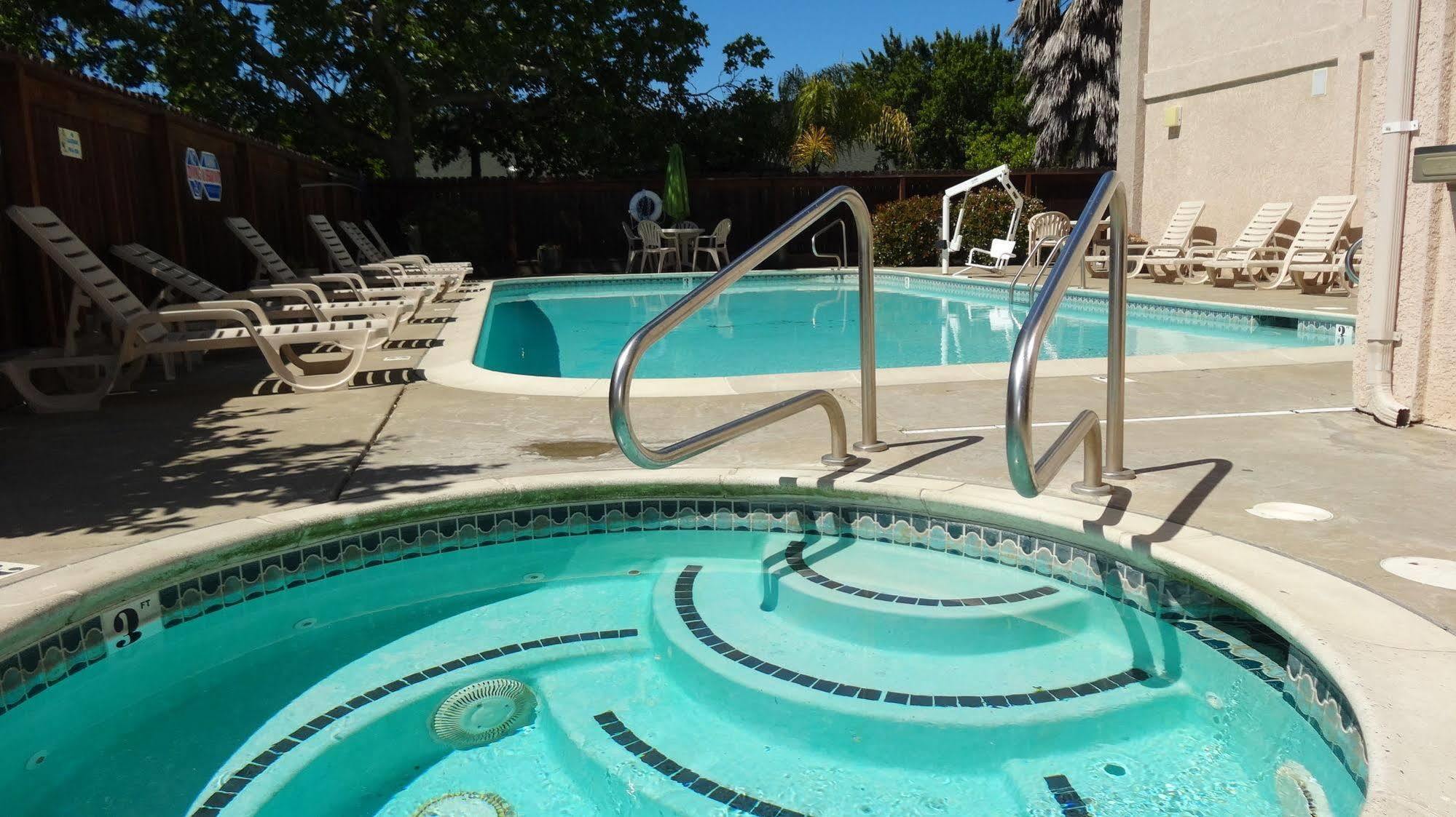 Cloverdale Wine Country Inn & Suites Eksteriør bilde